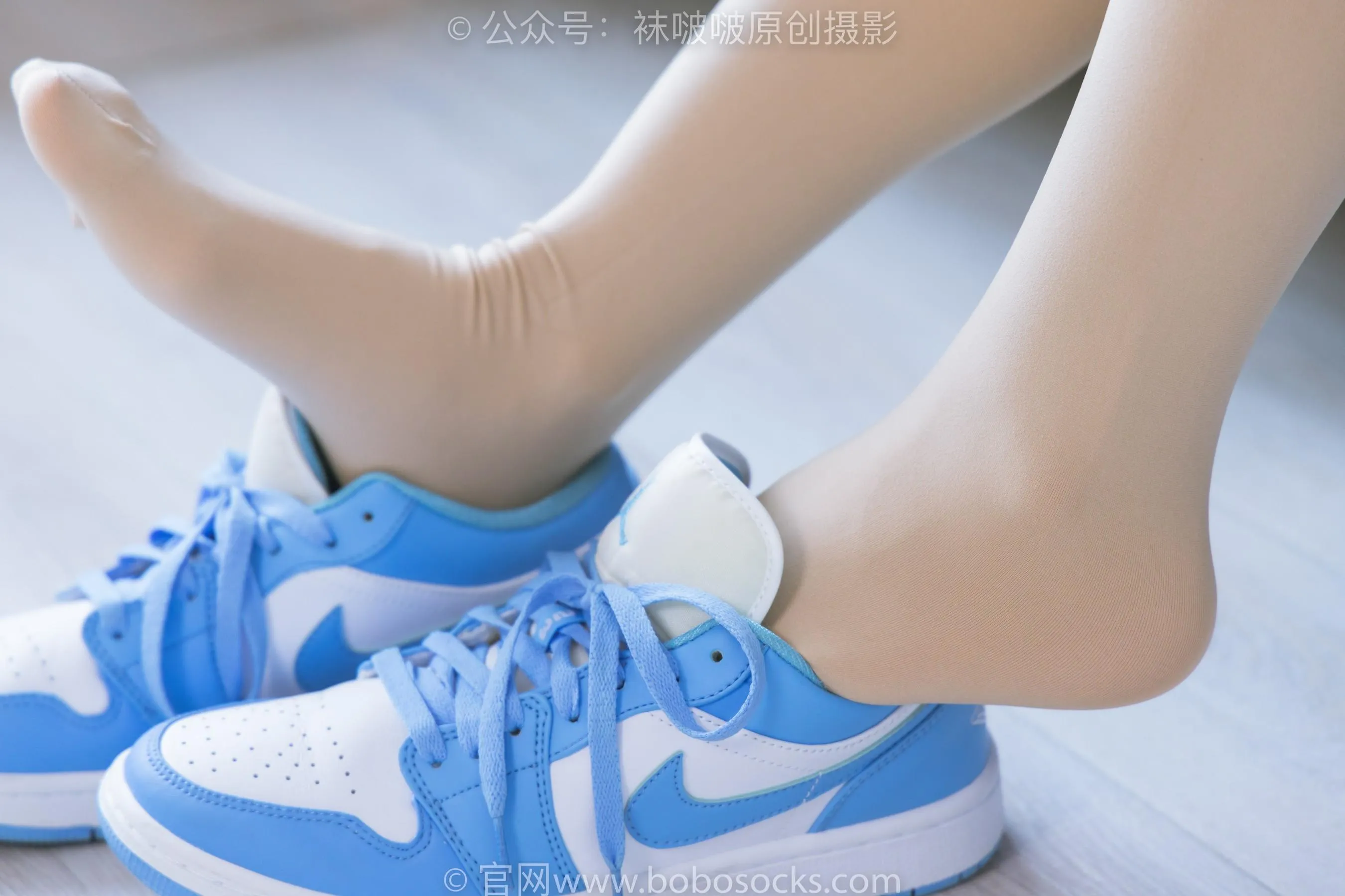 [BoBoSocks袜啵啵]NO.228 小沫-板鞋、厚肉丝、裸足 [90P]插图3